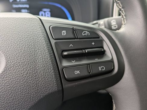Used 2025 Hyundai Venue SEL FWD image 15