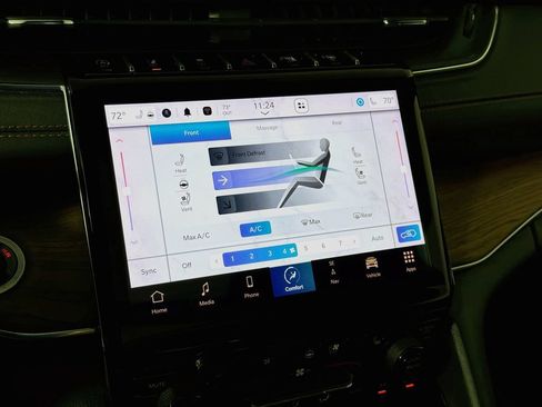 Used 2023 Jeep Grand Cherokee L Summit w/ Advanced Protech Group IV AWD/4WD image 16