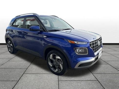Used 2025 Hyundai Venue SEL image 7