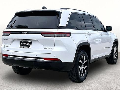 Used 2023 Jeep Grand Cherokee Limited w/ Luxury Tech Group II AWD/4WD image 13