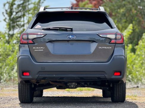 Certified 2025 Subaru Outback Premium AWD/4WD image 6