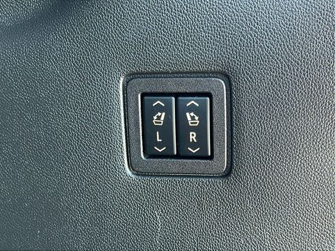 Used 2023 Chevrolet Traverse High Country w/ LPO, Floor Liner Package AWD/4WD image 12