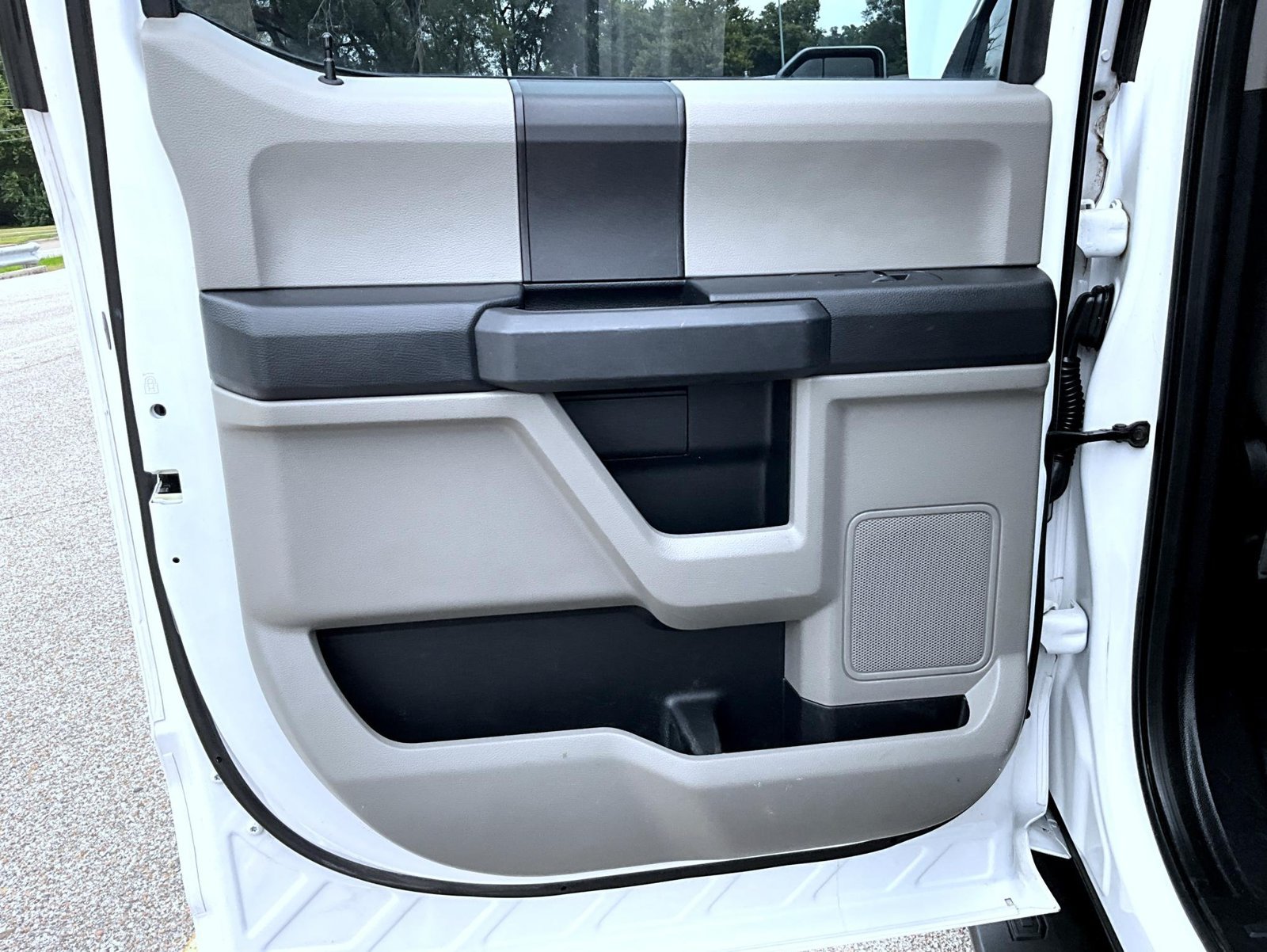 Used 2018 Ford F150 XL w/ Equipment Group 101A Mid AWD/4WD image 23