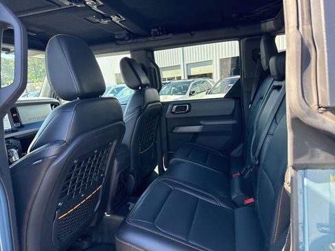 Used 2022 Ford Bronco Badlands w/ Sasquatch Package AWD/4WD image 12