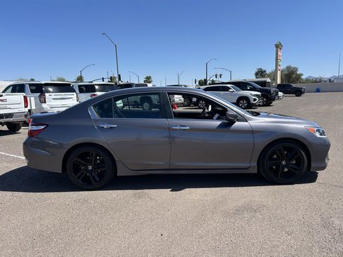 Used 2016 Honda Accord Sport image 5