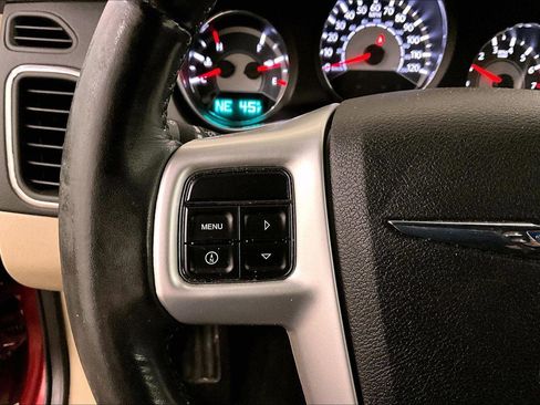 Used 2011 Chrysler 200 Touring image 18