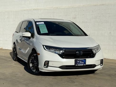 Used 2022 Honda Odyssey Elite image 3