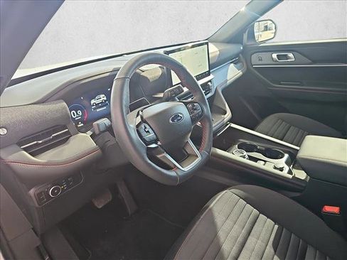 Used 2025 Ford Explorer ST-Line w/ Premium Package image 15