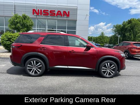 Certified 2023 Nissan Pathfinder Platinum AWD/4WD image 18