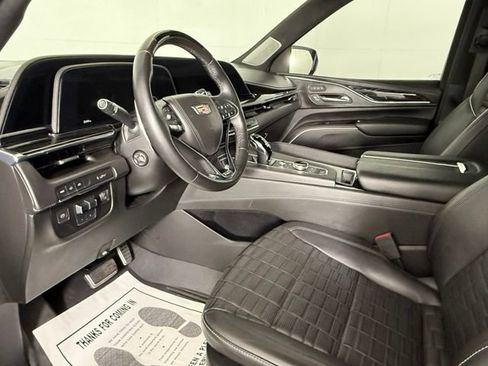 Used 2023 Cadillac Escalade V AWD/4WD image 5
