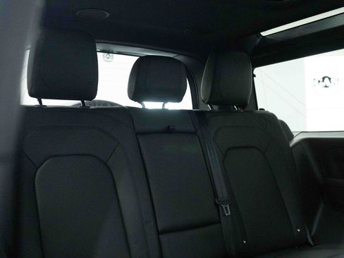 Used 2023 Land Rover Defender 90 SE AWD/4WD image 49