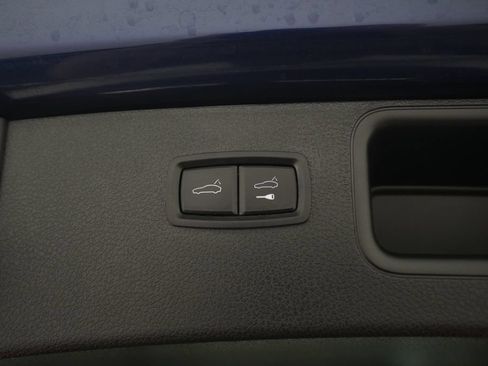 Used 2022 Porsche Macan AWD/4WD image 11