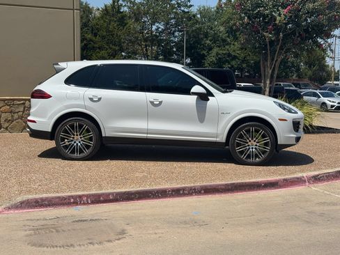 Used 2018 Porsche Cayenne S Platinum w/ Premium Package AWD/4WD image 5