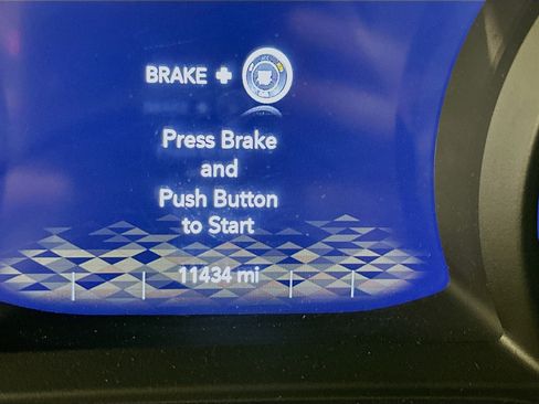 Used 2024 Jeep Wrangler Unlimited Sahara w/ Technology Group AWD/4WD image 19