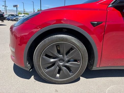 Used 2024 Tesla Model Y Long Range AWD/4WD image 4