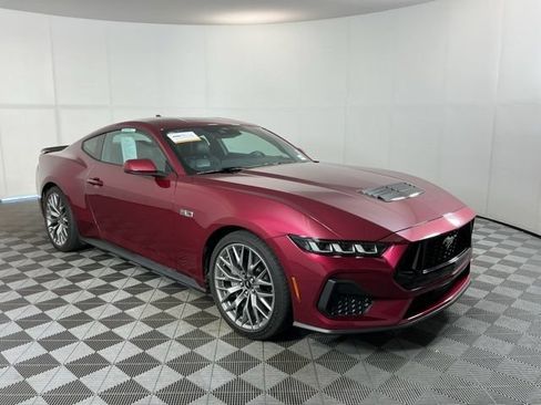 Used 2025 Ford Mustang GT Premium RWD image 3