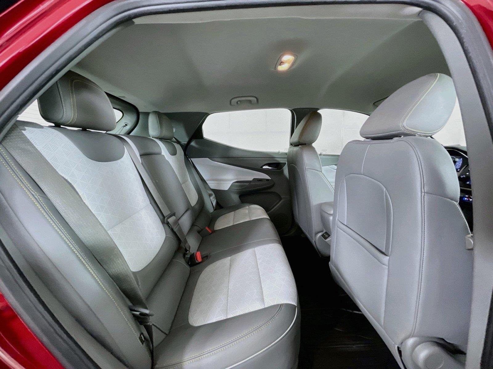 Used 2022 Chevrolet Bolt EUV Premier FWD image 28
