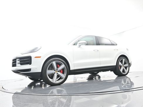 Certified 2024 Porsche Cayenne S AWD/4WD image 44