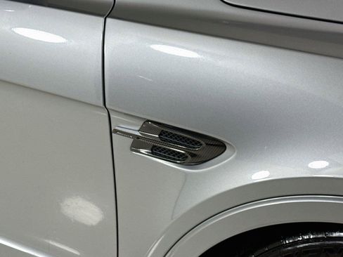 Used 2019 Bentley Bentayga AWD/4WD image 36