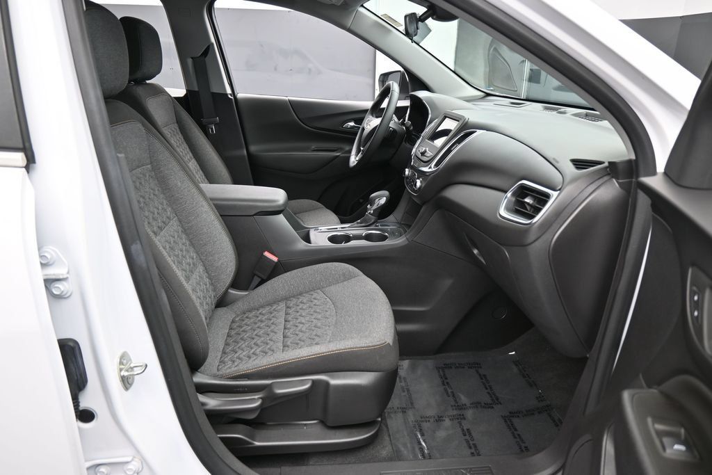 Used 2024 Chevrolet Equinox LT FWD image 40