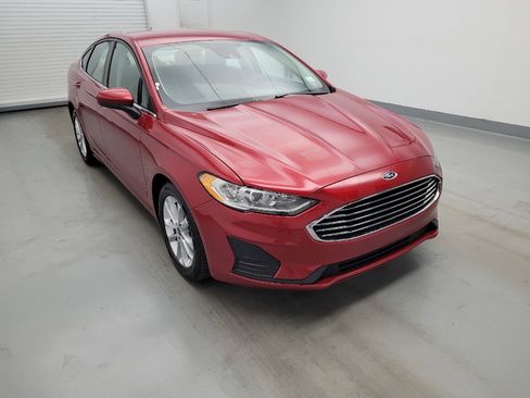 Used 2020 Ford Fusion SE FWD image 13