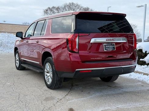 Used 2023 GMC Yukon XL Denali AWD/4WD image 5