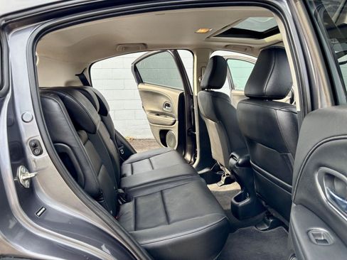 Used 2017 Honda HR-V EX-L image 9
