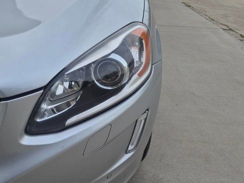 Used 2015 Volvo XC60 T5 Platinum image 11