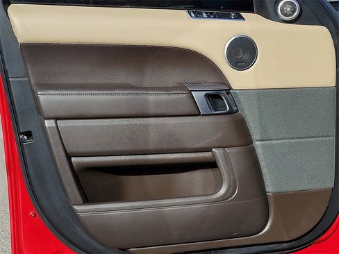 Used 2019 Land Rover Range Rover Sport HSE image 18