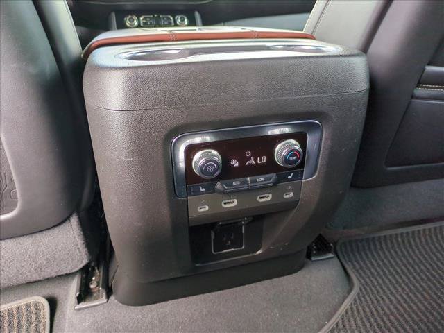 Used 2023 GMC Yukon XL Denali Ultimate AWD/4WD image 17