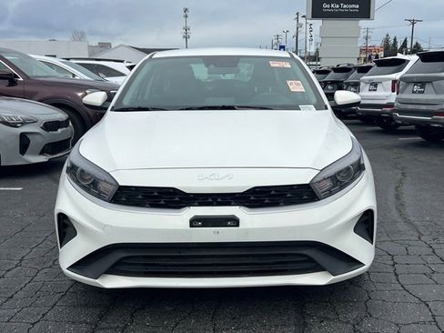 Used 2024 Kia Forte LX image 4