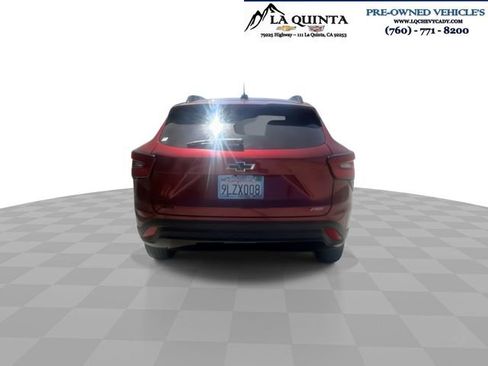 Used 2024 Chevrolet Trax RS w/ Driver Confidence Package FWD image 3