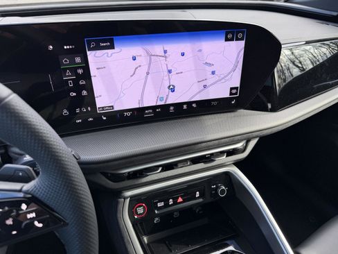 New 2025 Audi SQ5 Premium Plus image 22