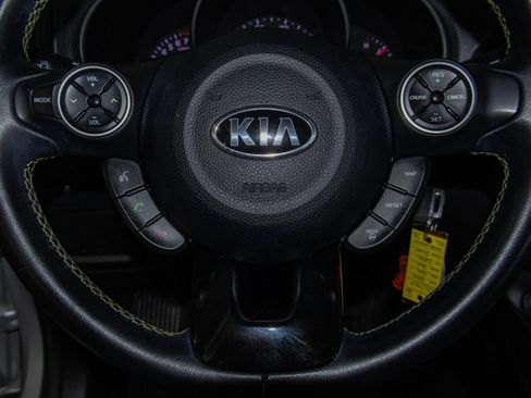 Used 2015 Kia Soul + w/ Audio Package image 12