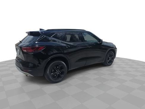 Used 2024 Chevrolet Blazer LT w/ Sound & Technology Package FWD image 8