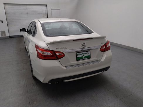 Used 2017 Nissan Altima 2.5 SL w/ 2.5 Technology Package image 6