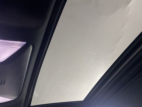 Used 2022 Toyota RAV4 SE image 19