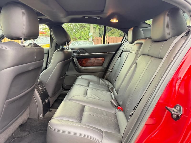 Used 2013 Lincoln MKS AWD image 15