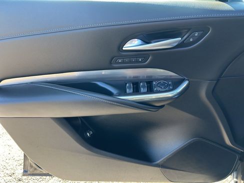 Used 2025 Cadillac XT4 Premium Luxury image 12