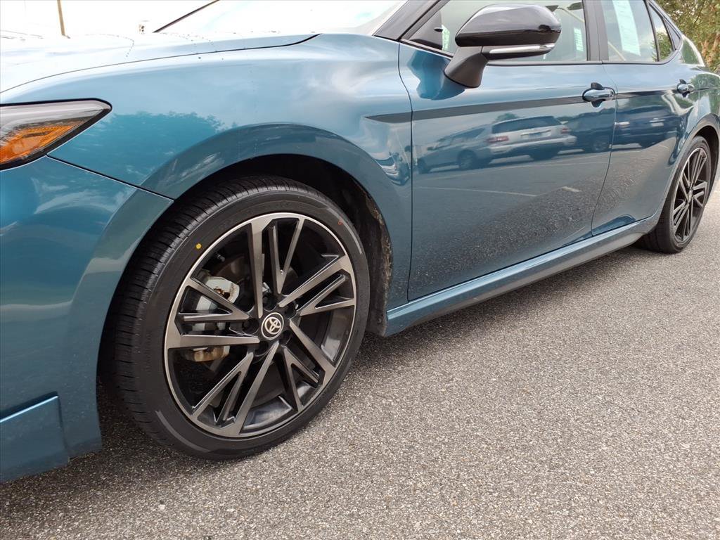 Used 2025 Toyota Camry XSE FWD image 10