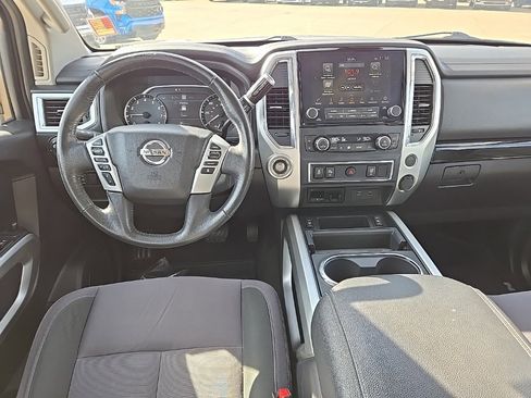 Used 2020 Nissan Titan SV w/ SV Convenience Package image 14
