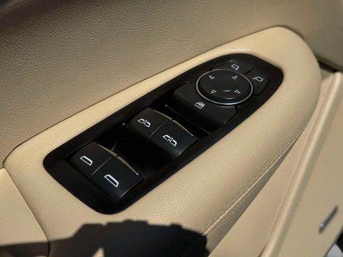 Used 2018 Cadillac XT5 AWD image 15