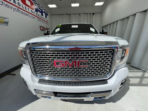 Used 2016 GMC Sierra 2500 Denali w/ Duramax Plus Package AWD/4WD image 2