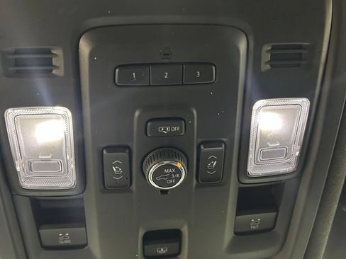 Used 2023 Cadillac Escalade ESV V AWD/4WD image 35