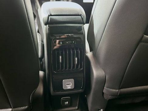 New 2026 Jeep Compass Latitude image 24