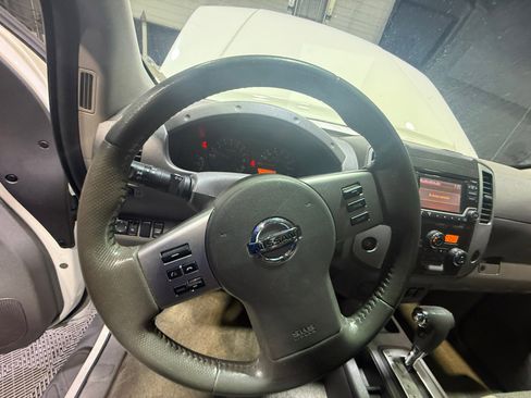 Used 2018 Nissan Frontier SV w/ Value Truck Package RWD image 9