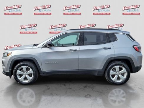 Used 2022 Jeep Compass Latitude w/ Sun and Sound Group FWD image 2