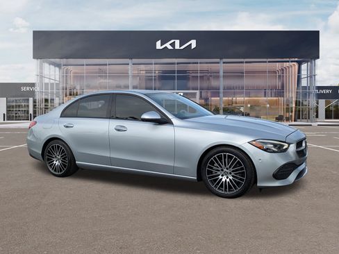 Used 2022 Mercedes-Benz C 300 Sedan image 2