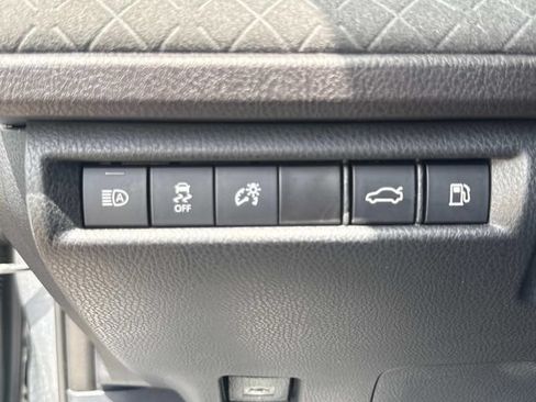 Used 2025 Toyota Camry Hybrid FWD image 26