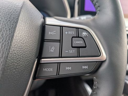 Used 2024 Toyota Highlander Platinum FWD image 19